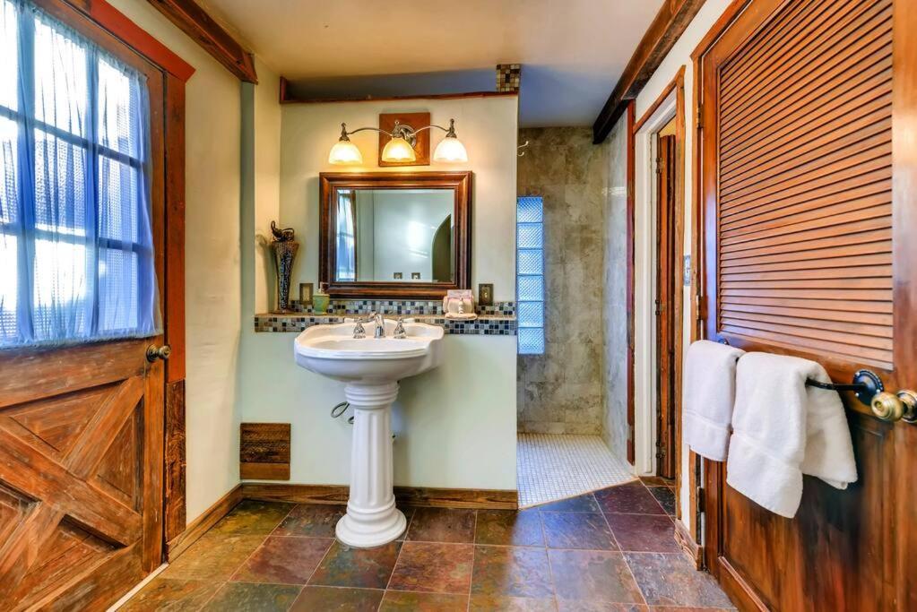 Cliff House Lodge And Hot Tub Cottages Morrison Dış mekan fotoğraf