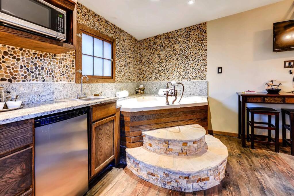 Cliff House Lodge And Hot Tub Cottages Morrison Dış mekan fotoğraf